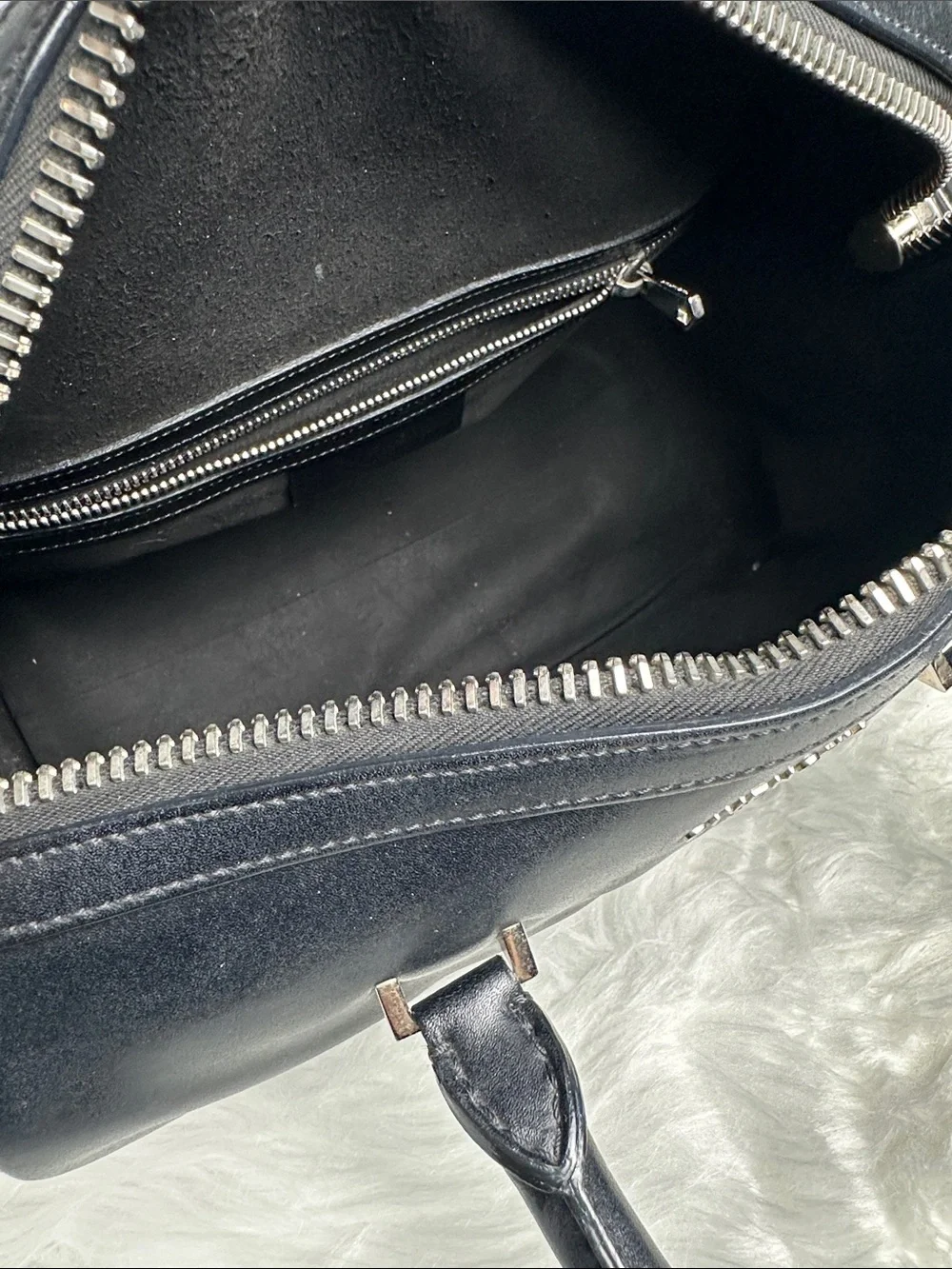 💯Authentic Givenchy Black Leather Star Satchel Crossbody Bag🍀